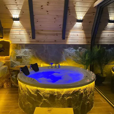 Bukrasuitbungalow לינה וארוחת בוקר Çamlıhemşin
